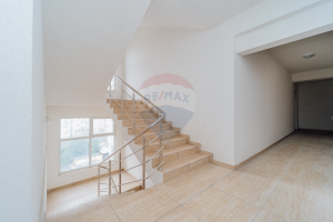104.900 EUR