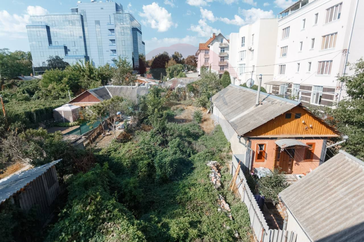 315.000 EUR
