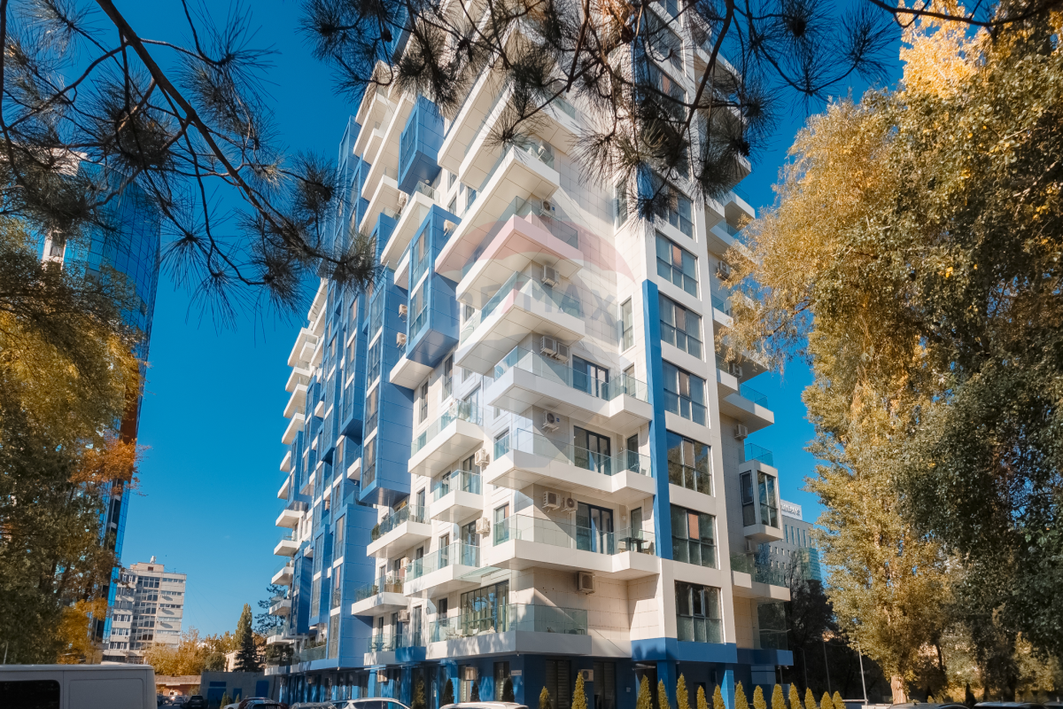 350.000 EUR