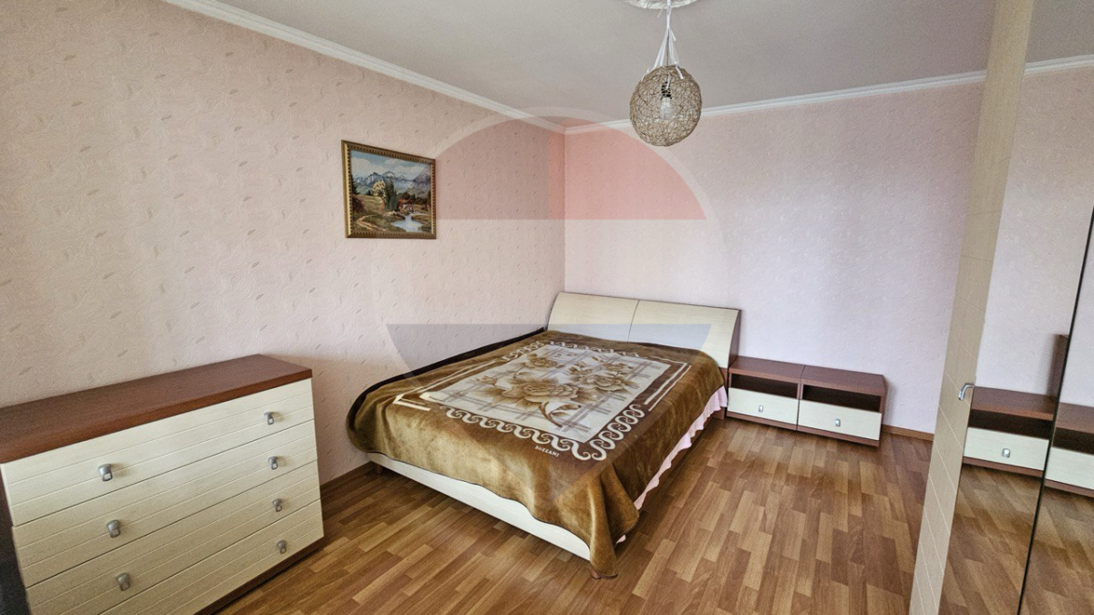 115.900 EUR