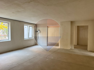 185.000 EUR