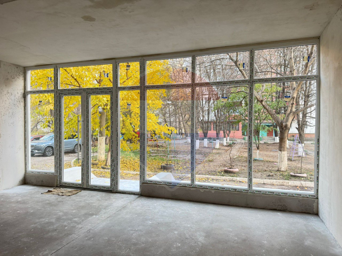 185.000 EUR