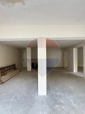185.000 EUR