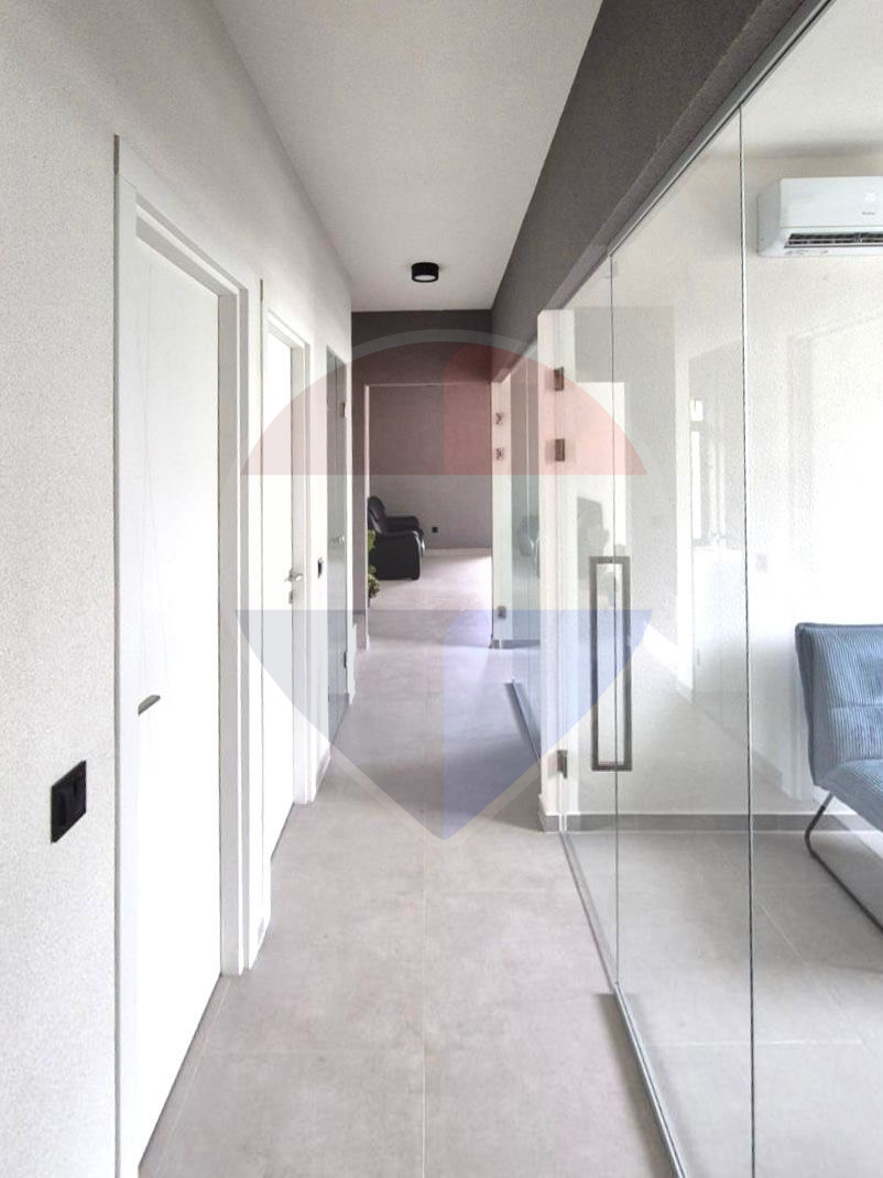 310.000 EUR