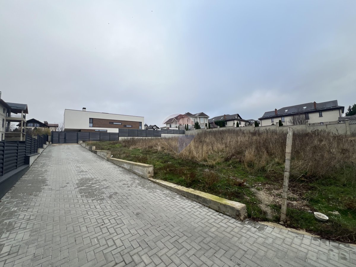 374.000 EUR