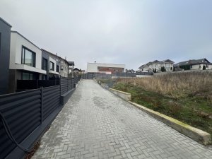 374.000 EUR