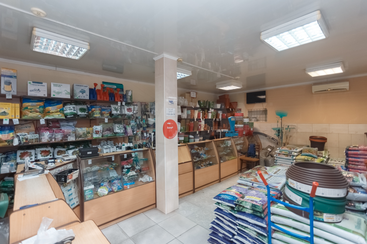374.900 EUR