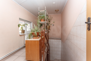 374.900 EUR