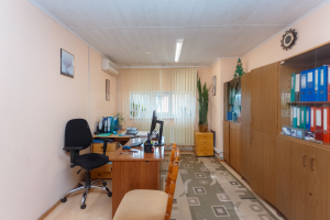 374.900 EUR