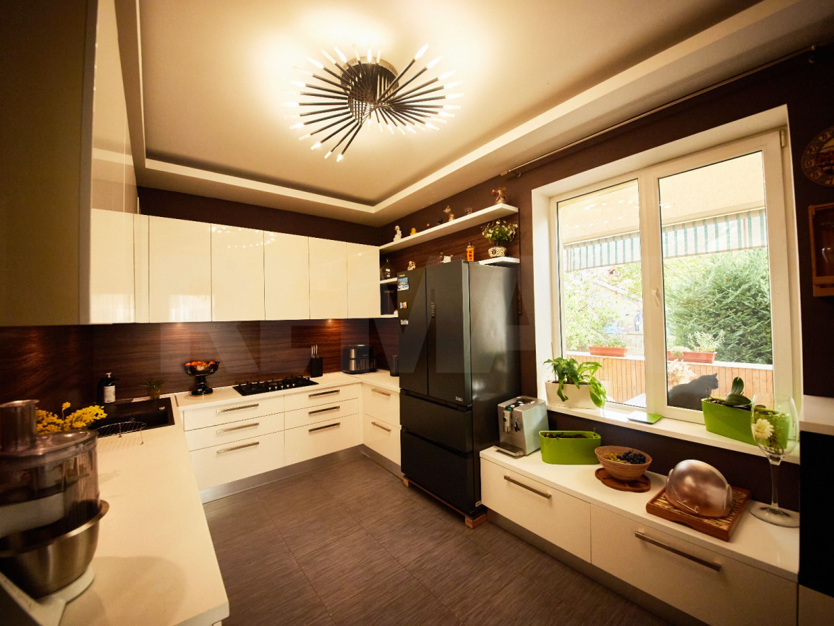950.000 EUR