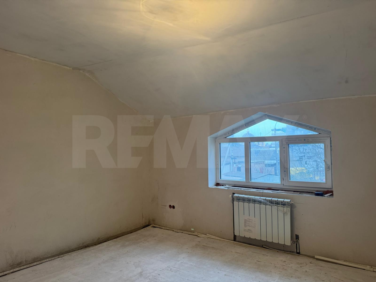 270.000 EUR