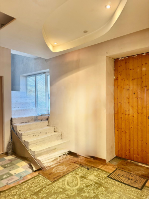 270.000 EUR