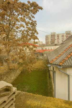 270.000 EUR