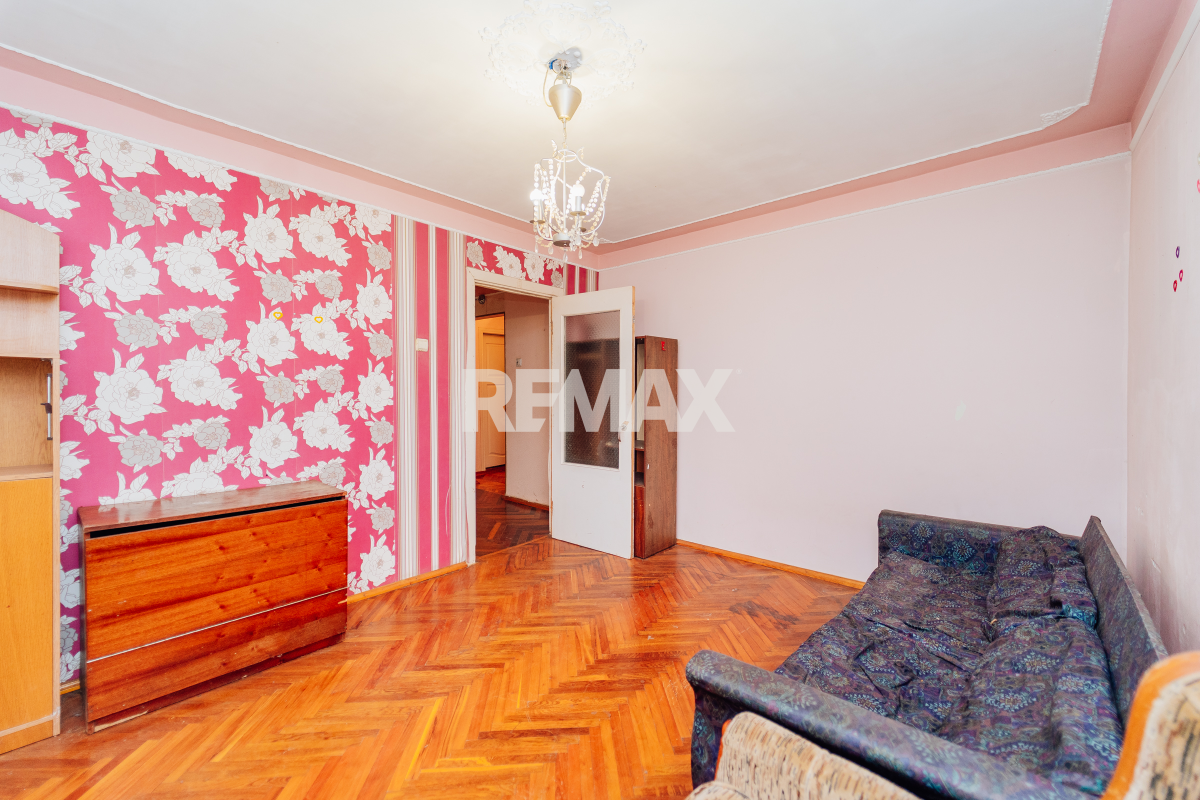 104.000 EUR