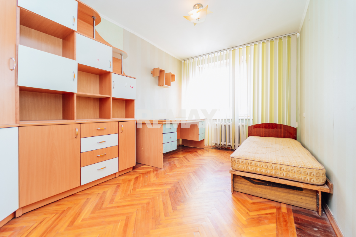 104.000 EUR