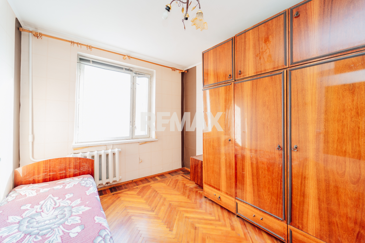 104.000 EUR