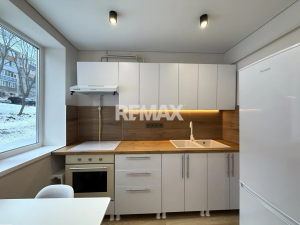 87.600 EUR