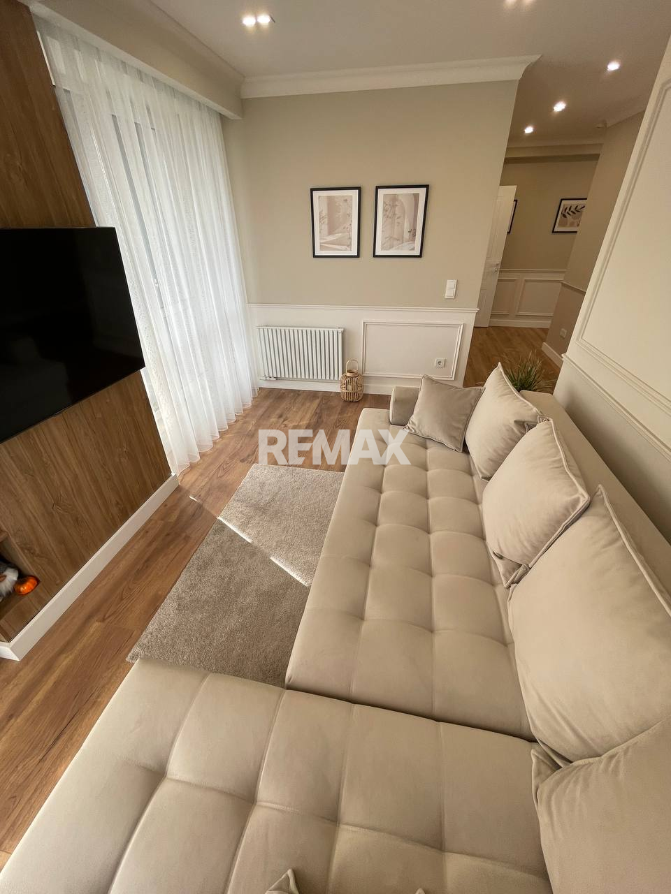 210.000 EUR
