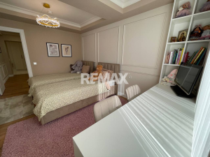 210.000 EUR