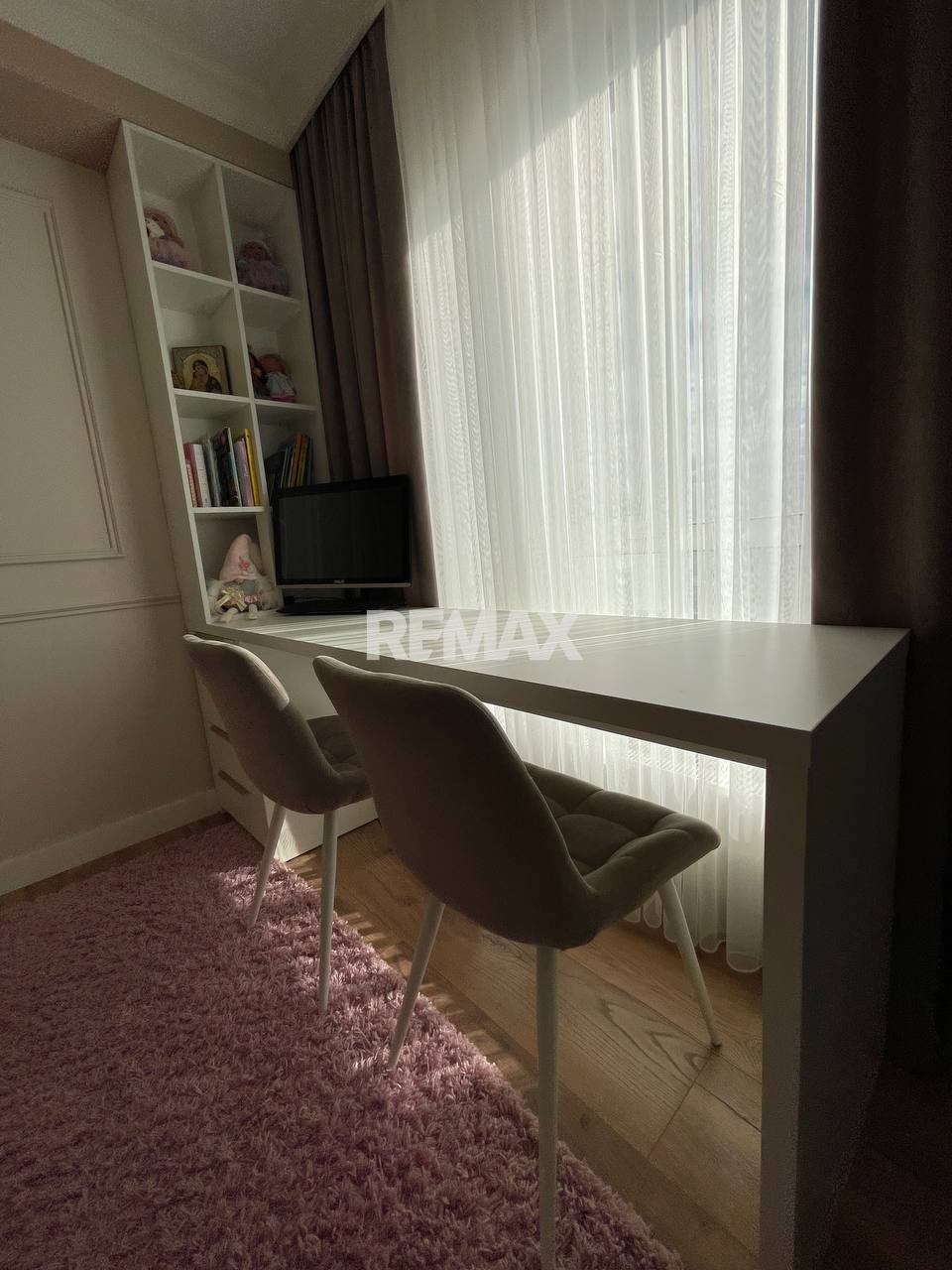 210.000 EUR