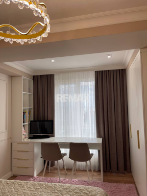 210.000 EUR