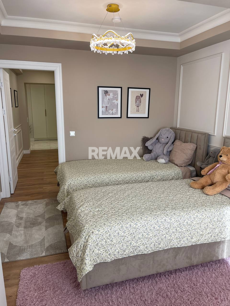 210.000 EUR
