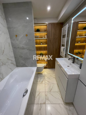 210.000 EUR