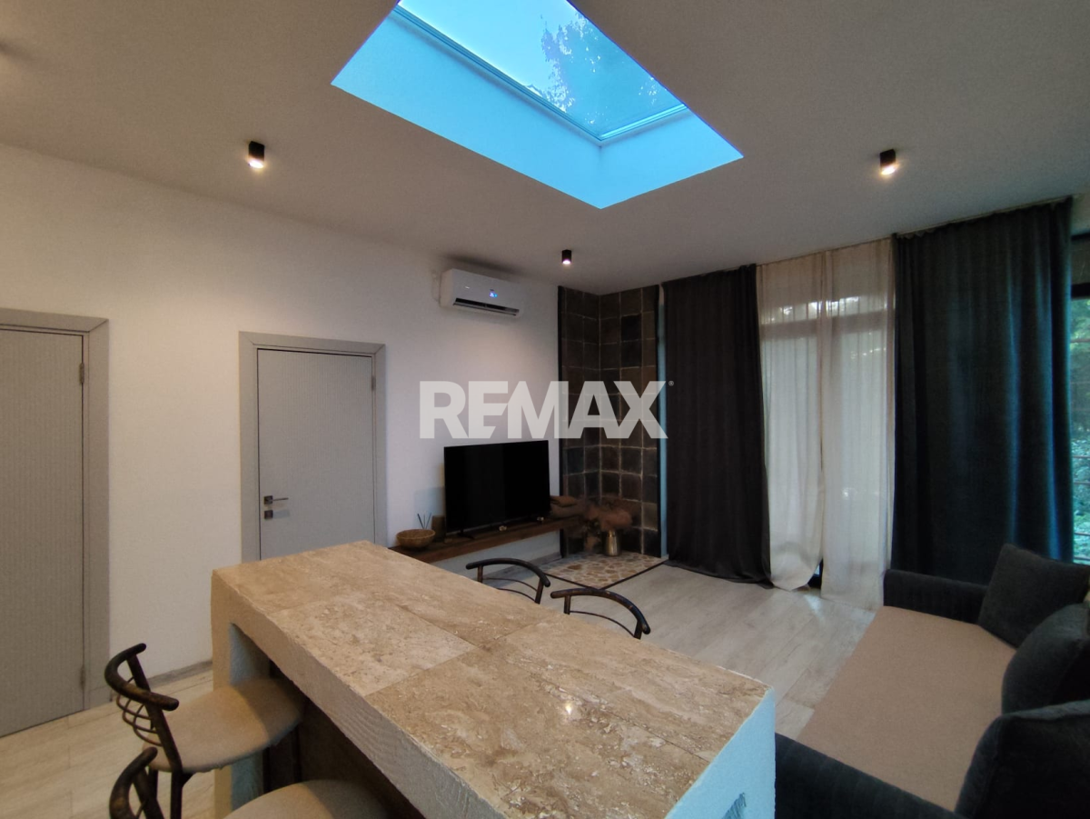 360.000 EUR