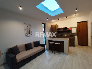 360.000 EUR
