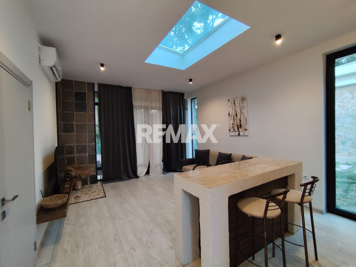 360.000 EUR