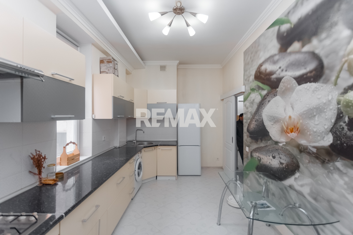 94.000 EUR