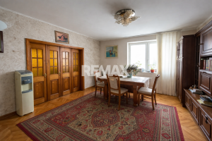 350.000 EUR