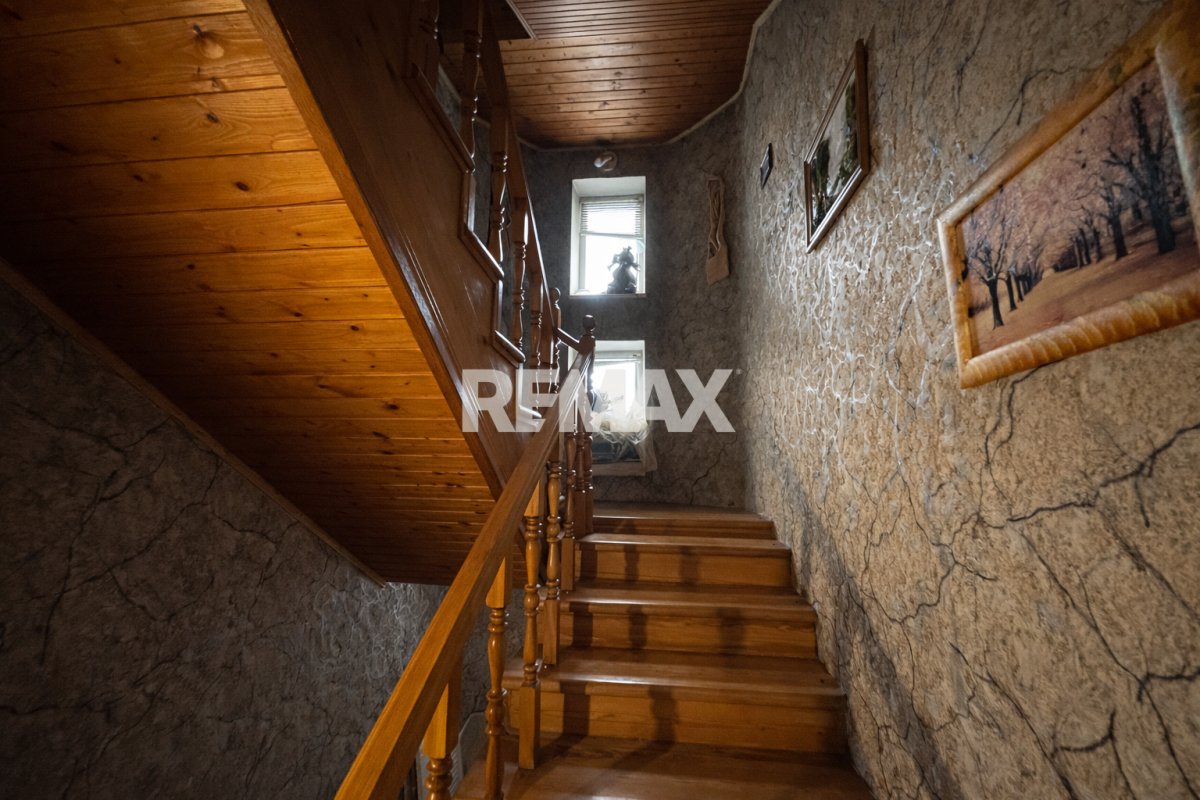 350.000 EUR
