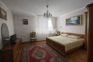 350.000 EUR