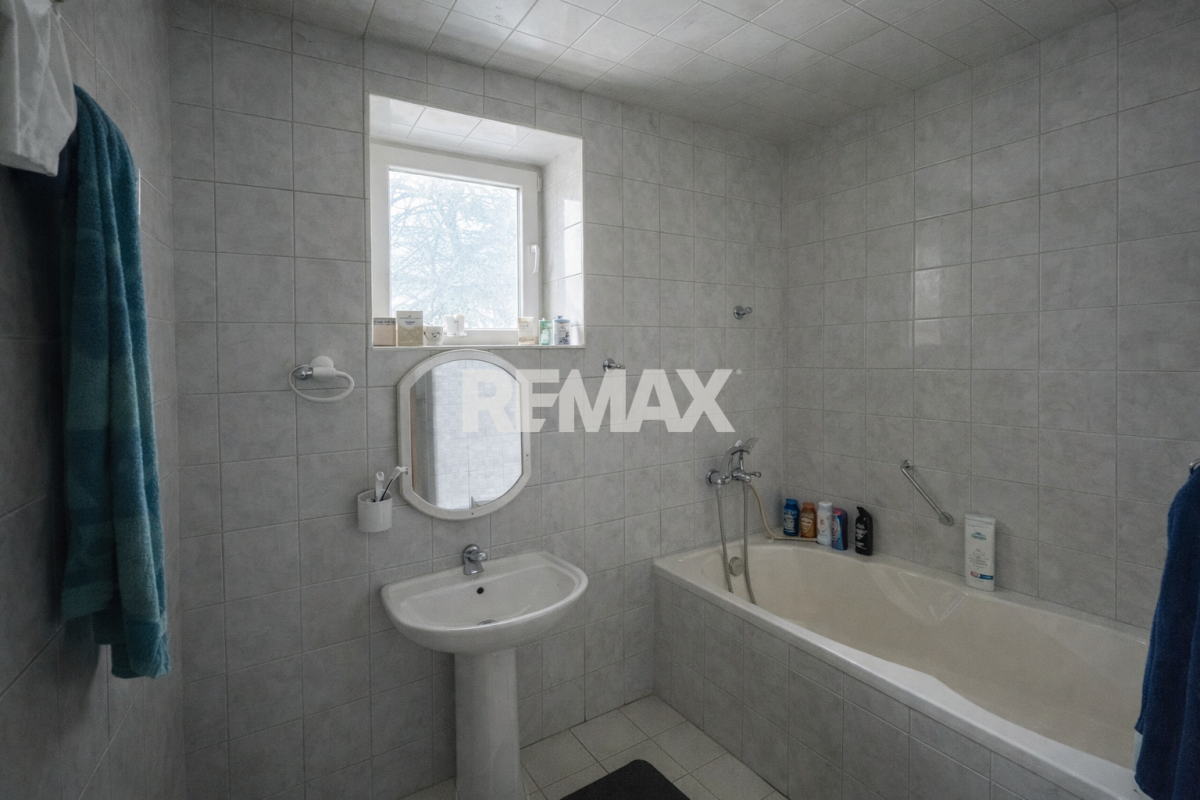 350.000 EUR