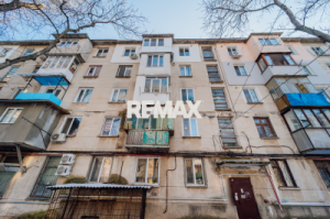 101.900 EUR
