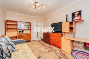 101.900 EUR