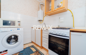 101.900 EUR