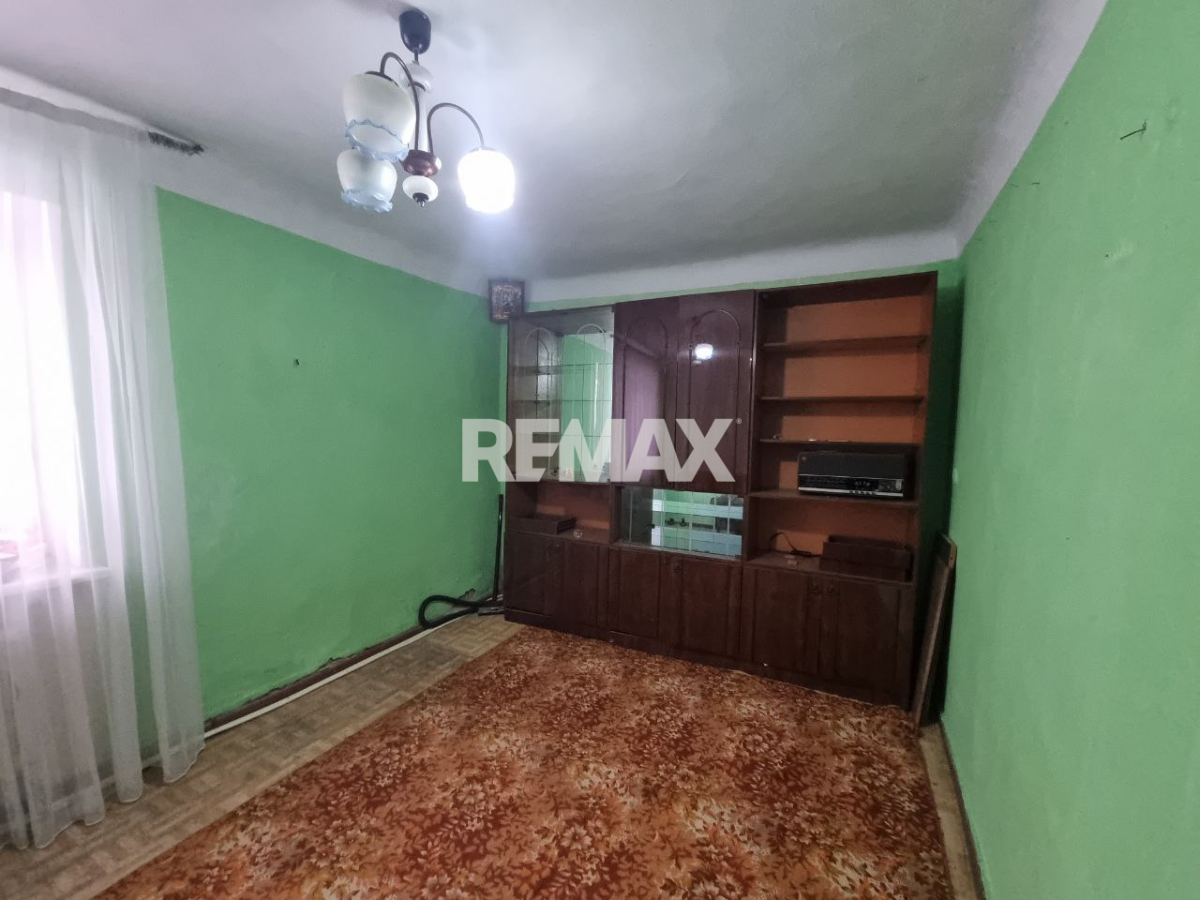 49.900 EUR
