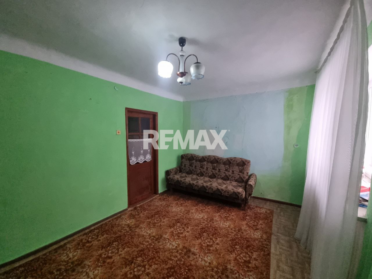 49.900 EUR