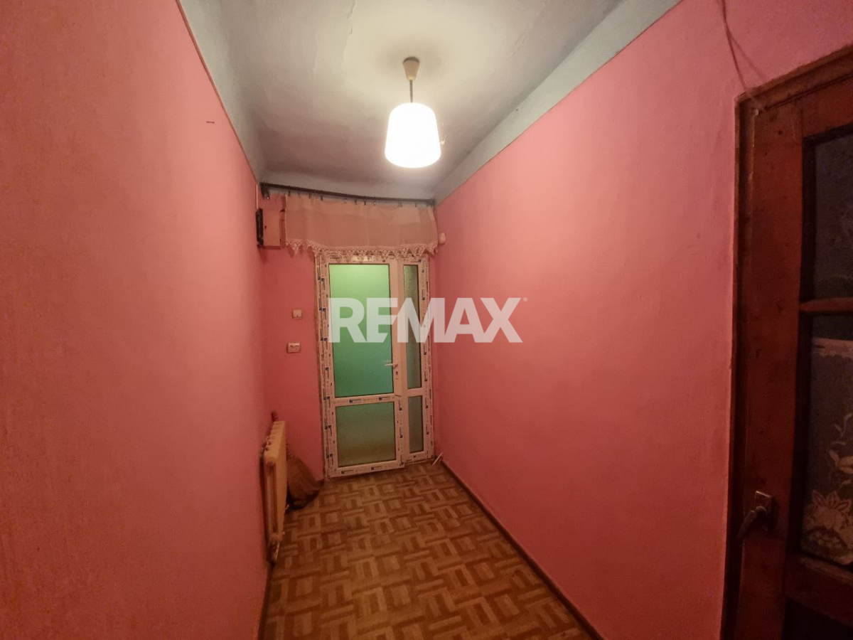 49.900 EUR