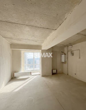 104.900 EUR