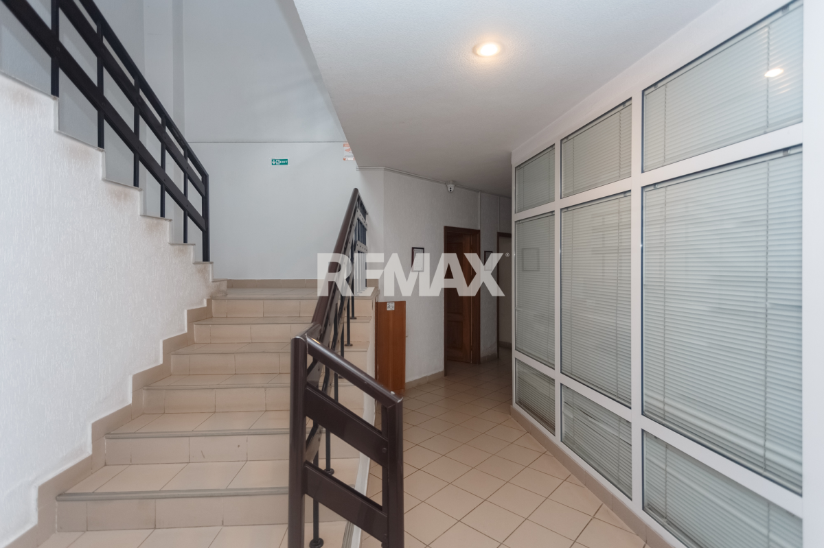 325.000 EUR
