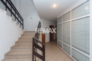 325.000 EUR