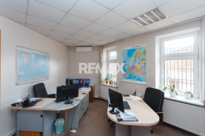 325.000 EUR