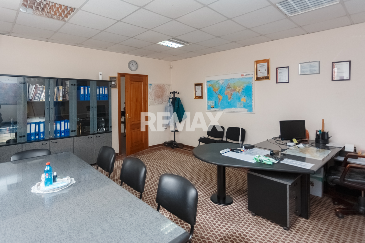 325.000 EUR