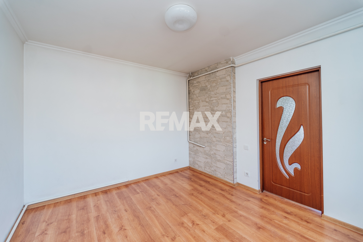 105.000 EUR