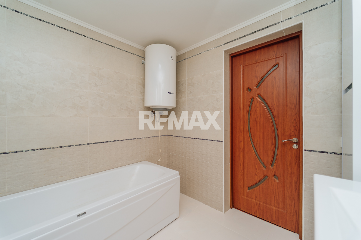 105.000 EUR