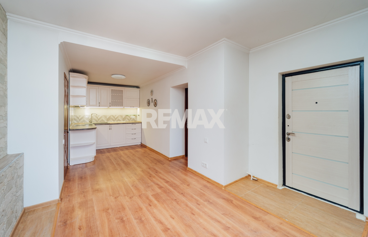 105.000 EUR