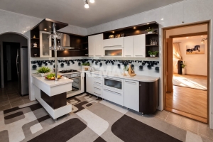280.000 EUR